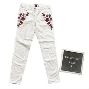 H&M White Denim Jeans with Red Roses Embroidered Floral Stitch Jeans US 8